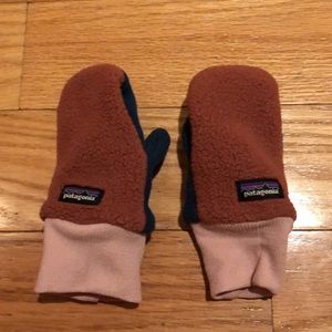 Patagonia Baby Mittens 6-12mo